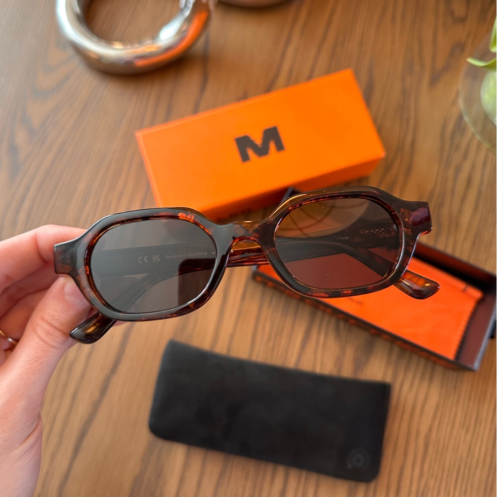 Meller Cumbi Sunglasses in Tigris Carbon Color